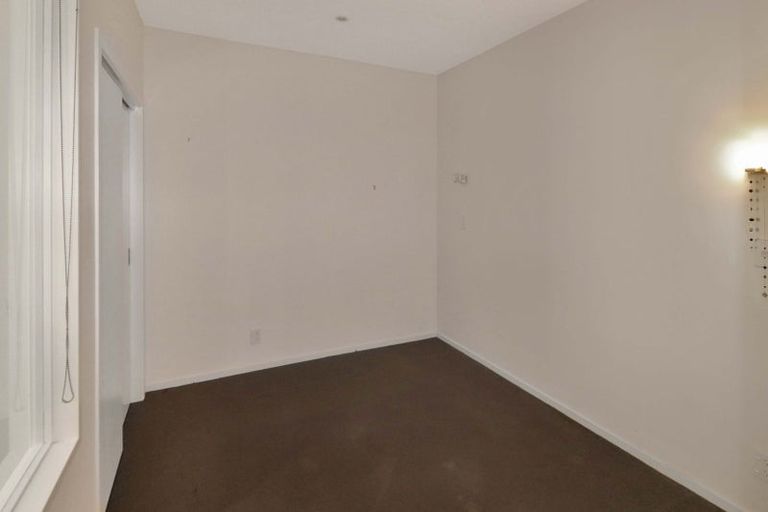 Photo of property in Las Olas De Cuba, 4/35 Torrens Terrace, Mount Cook, Wellington, 6011