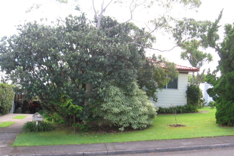 Photo of property in 8 Terra Nova Street, Glen Eden, Auckland, 0602