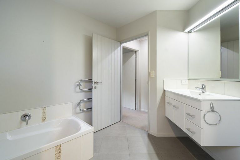 Photo of property in 39 County Heights Drive, Aokautere, Palmerston North, 4471