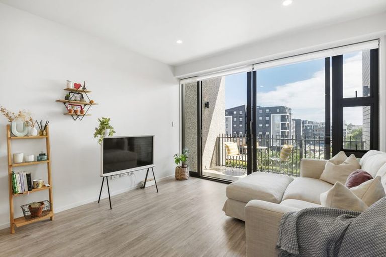 Photo of property in 210/165 Lake Road, Northcote, Auckland, 0627