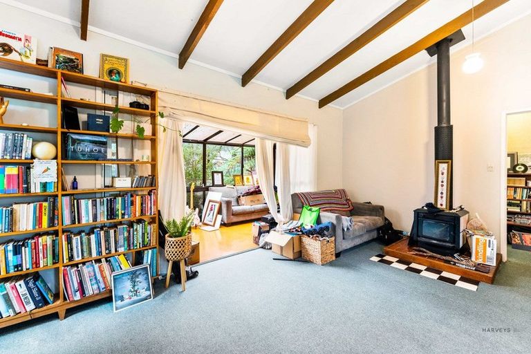 Photo of property in 29 Onedin Place, Titirangi, Auckland, 0604