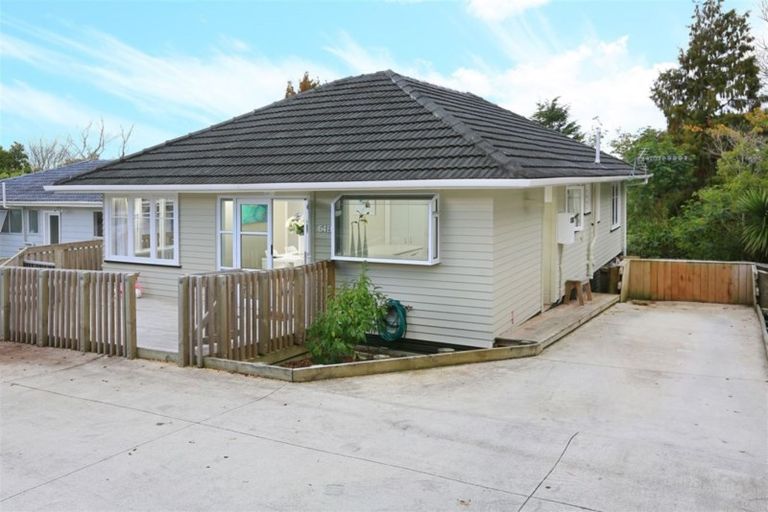 Photo of property in 64b Colwill Road, Massey, Auckland, 0614