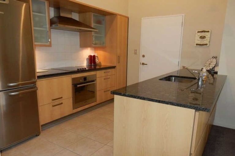 Photo of property in 2/43 Main Road, Redcliffs, Christchurch, 8081
