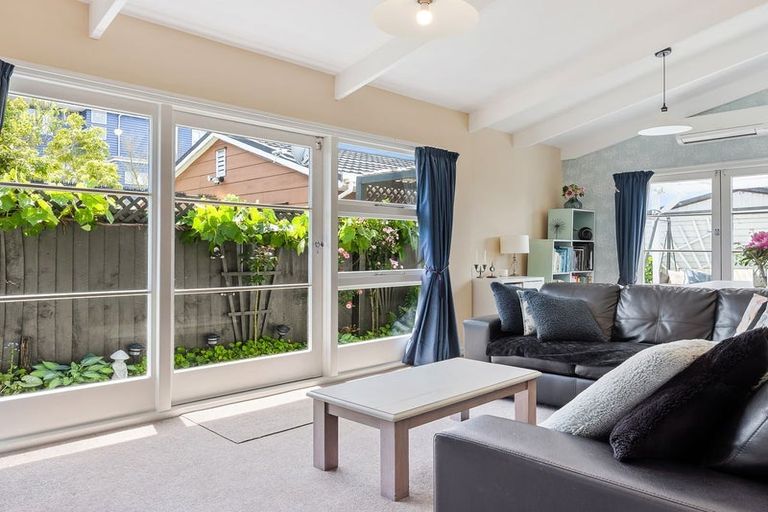 Photo of property in 2/18 Packe Street, Edgeware, Christchurch, 8013