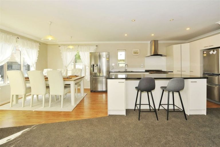 Photo of property in 35 Mataroa Place, Parklands, Christchurch, 8083