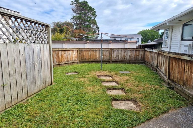 Photo of property in 19 Gossamer Drive, Pakuranga Heights, Auckland, 2010