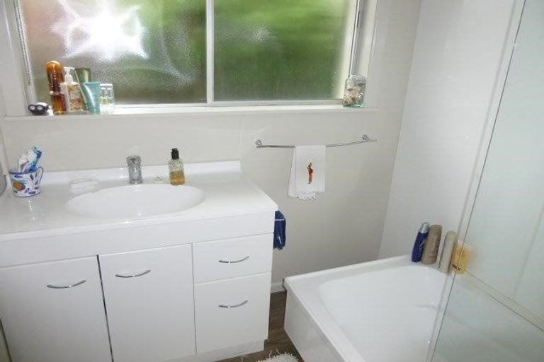 Photo of property in 8 Leybourne Avenue, Waikanae, 5036