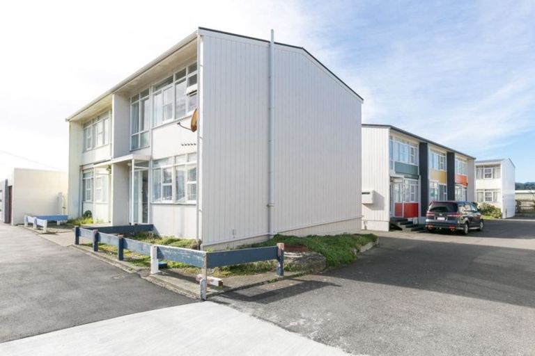 Photo of property in 55u7 Apu Crescent, Lyall Bay, Wellington, 6022