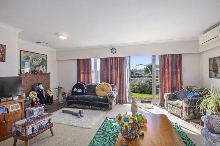 Photo of property in 6b Kent Street, Waiuku, 2123