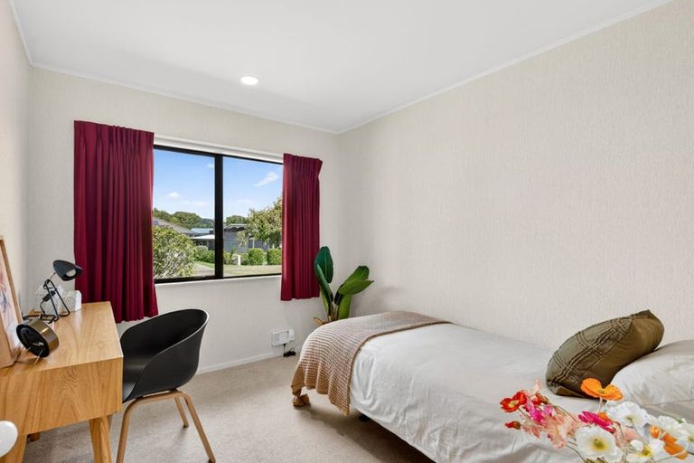 Photo of property in 4 Woodford Heights, Havelock North, 4130
