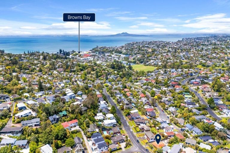 Photo of property in 71 Stapleford Crescent, Browns Bay, Auckland, 0630
