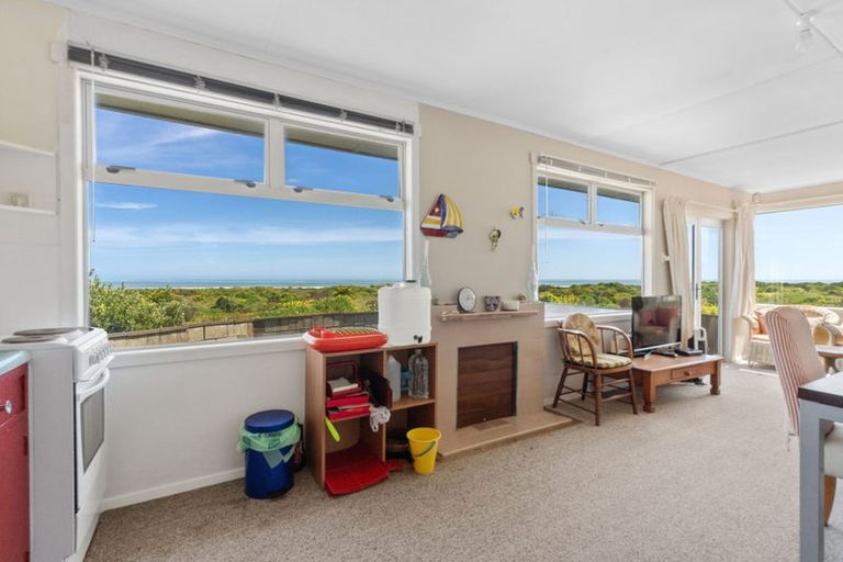 Photo of property in 7 Kent Avenue, Waitarere Beach, Levin, 5510