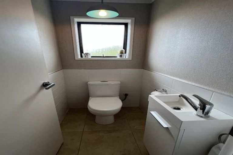 Photo of property in 2/7 Anna Watson Road, Half Moon Bay, Auckland, 2012