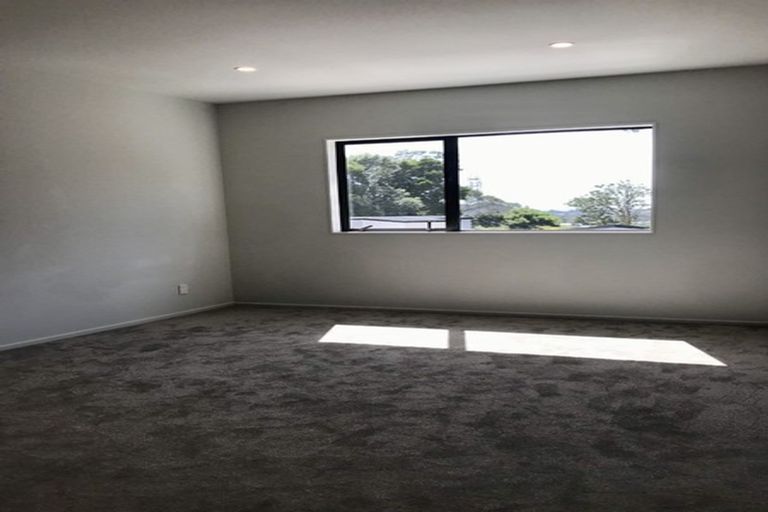 Photo of property in 3 Gamble Way, Massey, Auckland, 0614