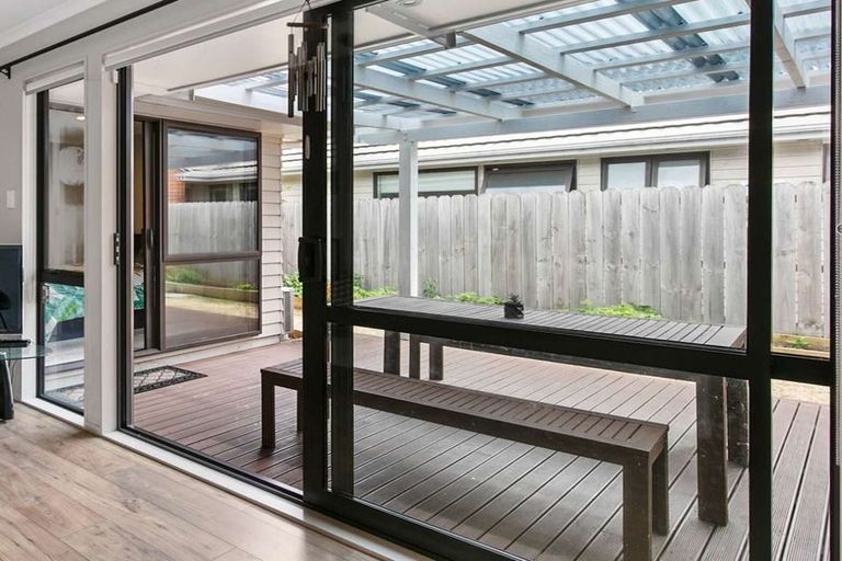 Photo of property in 26 Tarapiroe Avenue, Takanini, 2112