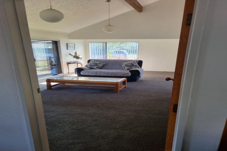 Photo of property in 11 Lowther Place, Taradale, Napier, 4112