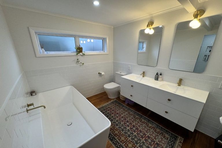 Photo of property in 111 Nevay Road, Miramar, Wellington, 6022