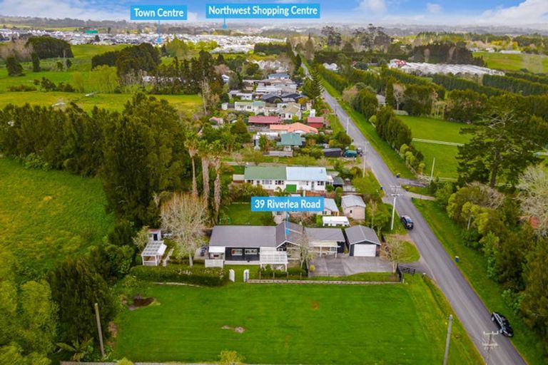 Photo of property in 39 Riverlea Road, Whenuapai, Auckland, 0618