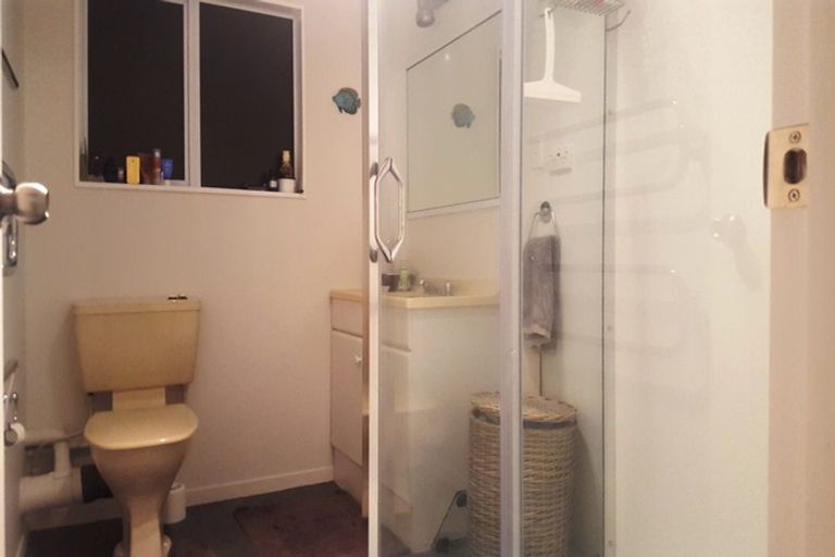 Photo of property in 19 Hauraki Crescent, Pinehill, Auckland, 0632