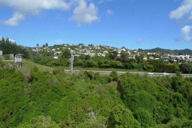 Photo of property in 4a Mcmahon Way, Paparangi, Wellington, 6037