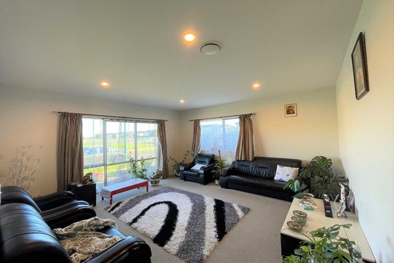 Photo of property in 4 Helianthus Avenue, Flat Bush, Auckland, 2019