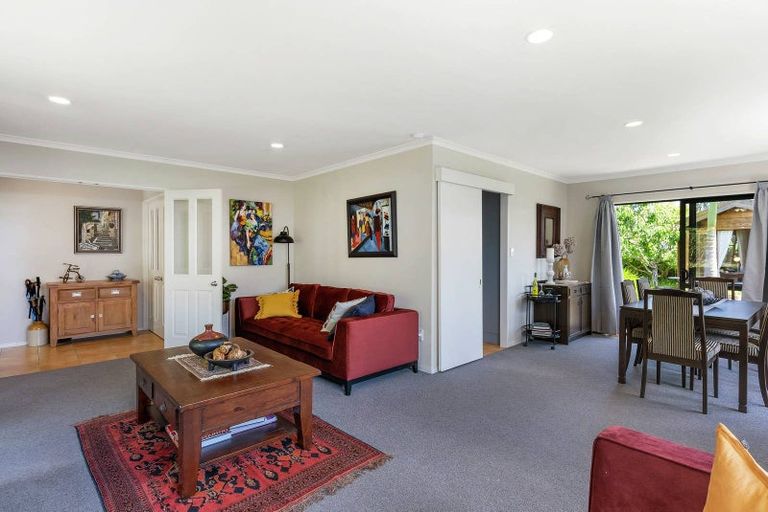 Photo of property in 4 Mullagh Place, East Tamaki Heights, Auckland, 2016