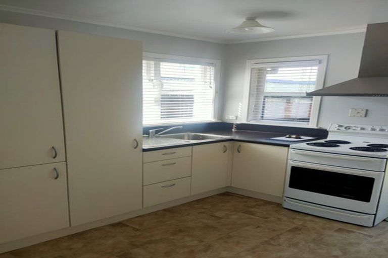 Photo of property in 1/3 Camp Street, Silverstream, Upper Hutt, 5019