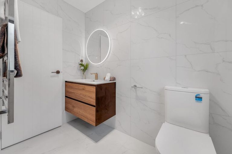 Photo of property in 2e Hughs Way, Flat Bush, Auckland, 2019