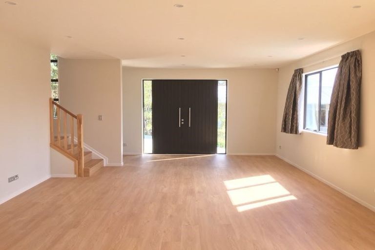 Photo of property in 5a Murray Road, Te Atatu Peninsula, Auckland, 0610