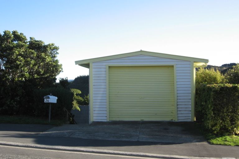 Photo of property in 26 Miles Crescent, Newlands, Wellington, 6037