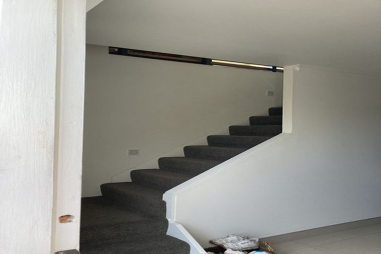 Photo of property in 11 Dawnhaven Drive, Te Atatu Peninsula, Auckland, 0610