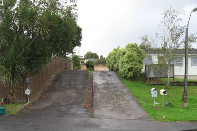 Photo of property in 35 Helleur Road, Massey, Auckland, 0614