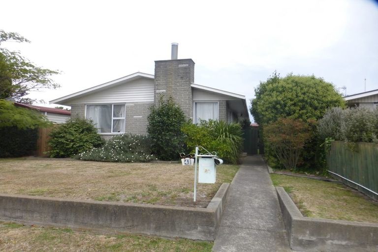 Photo of property in 41 Skerten Avenue, Hornby, Christchurch, 8042