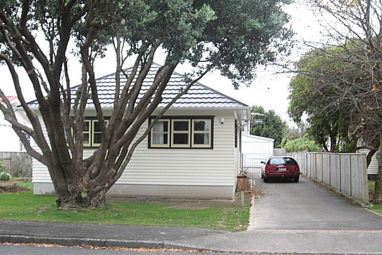 Photo of property in 21 Thornycroft Avenue, Epuni, Lower Hutt, 5011