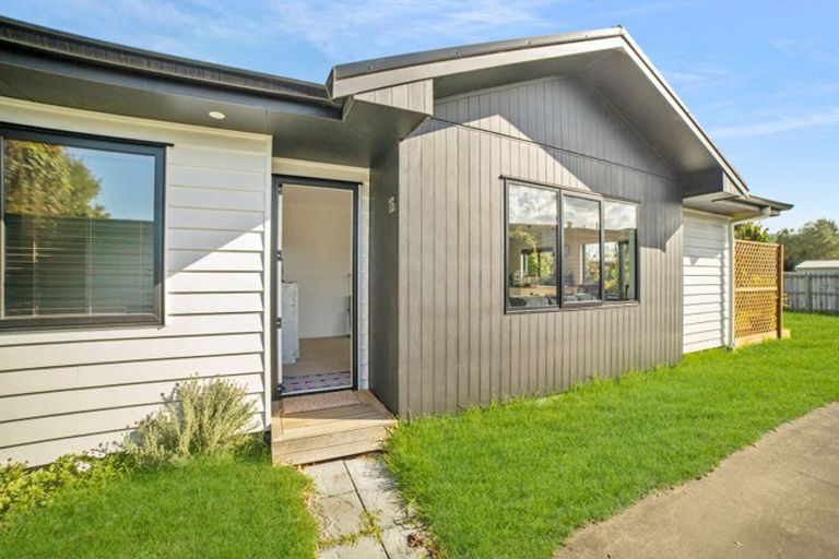 Photo of property in 16a De Lautour Road, Kaiti, Gisborne, 4010