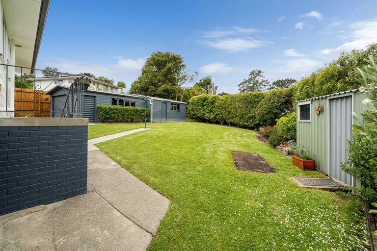Photo of property in 44 Gladys Avenue, Glenfield, Auckland, 0629