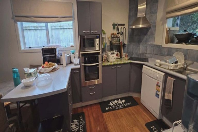 Photo of property in 6a Bell Street, Tawa, Wellington, 5028