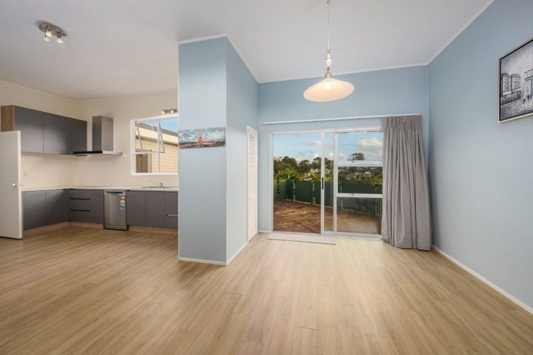 Photo of property in 59 Girrahween Drive, Totara Vale, Auckland, 0629