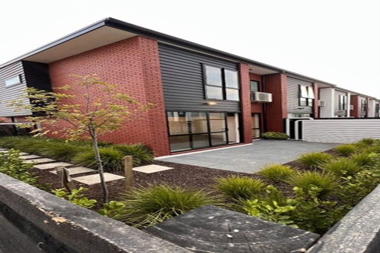 Photo of property in 2 Shortfin Place, Flat Bush, Auckland, 2019