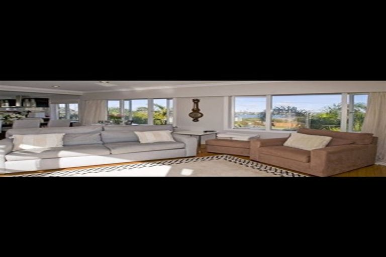 Photo of property in 1 Pine Ridge Terrace, Hauraki, Auckland, 0622
