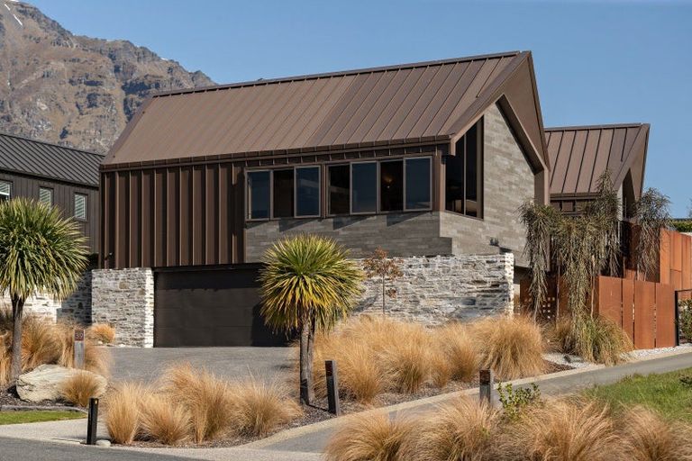 Photo of property in 39 Mcadam Drive, Jacks Point, Queenstown, 9371