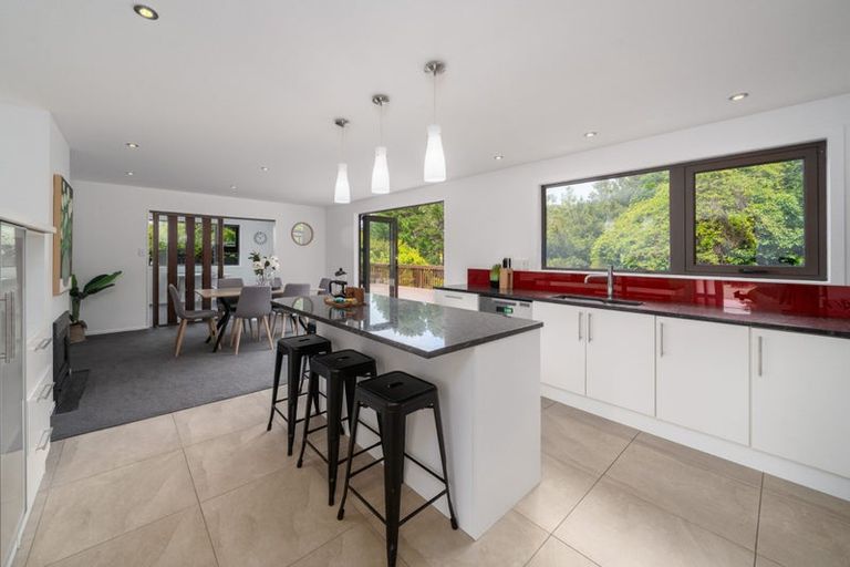 Photo of property in 28 Greyfriars Crescent, Tawa, Wellington, 5028