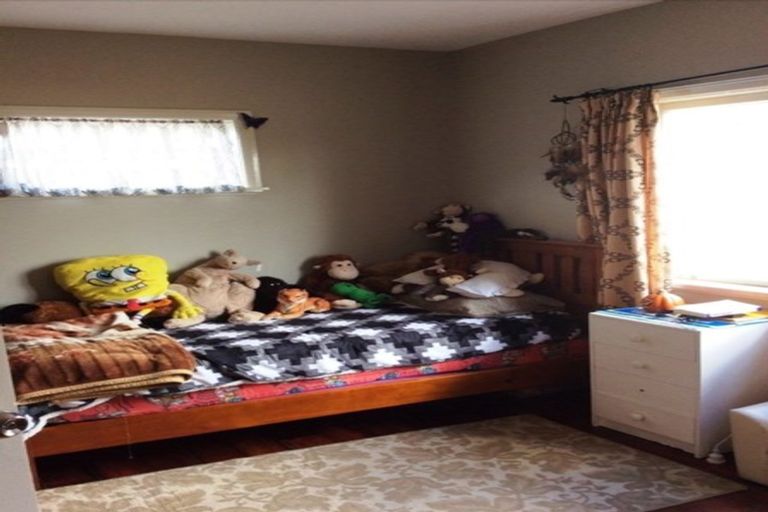 Photo of property in 23 Margan Avenue, New Lynn, Auckland, 0600