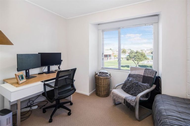 Photo of property in 20f5 Frankmoore Avenue, Johnsonville, Wellington, 6037