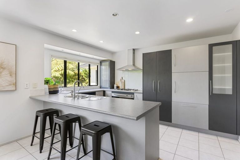 Photo of property in 70a Kirton Drive, Riverstone Terraces, Upper Hutt, 5018