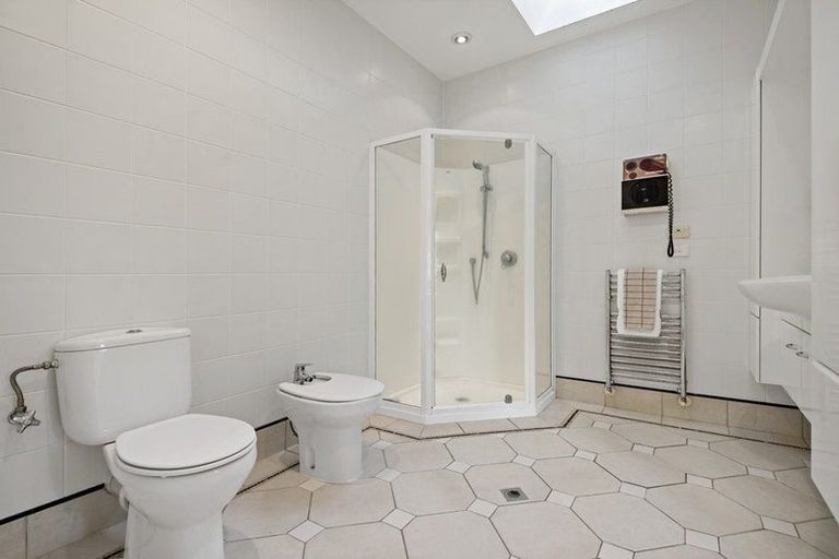 Photo of property in 3 Onemana Way, Te Atatu Peninsula, Auckland, 0610