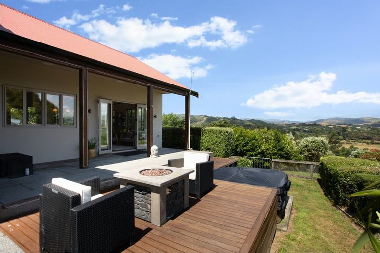 Photo of property in 407 Grays Road, Pauatahanui, Porirua, 5381
