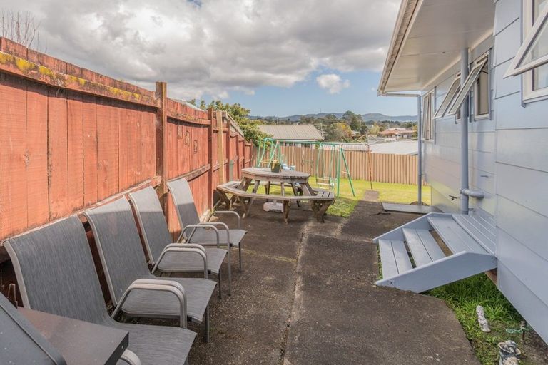 Photo of property in 12 Imperial Place, Henderson, Auckland, 0612