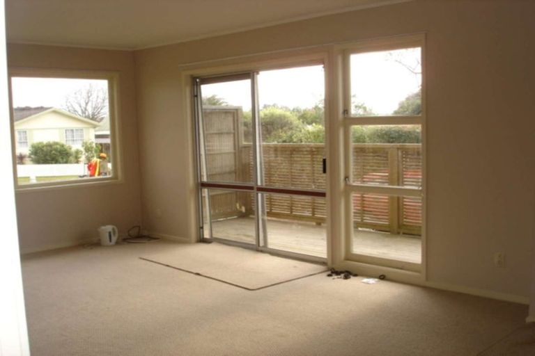 Photo of property in 55 Taioma Crescent, Te Atatu Peninsula, Auckland, 0610