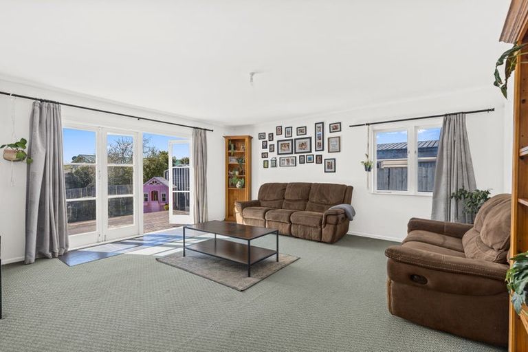 Photo of property in 73a Awaroa Road, Helensville, 0800